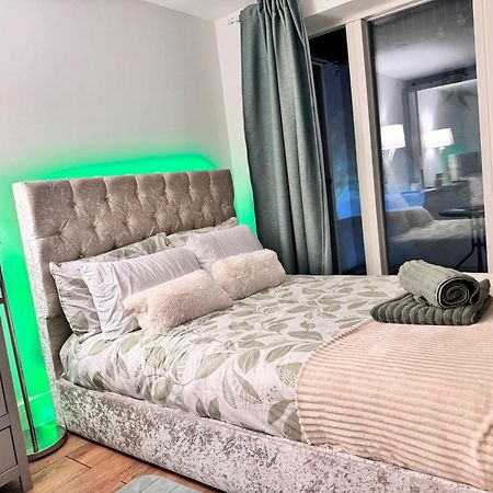 Tropical Room With Private Bathroom And Patio London Luaran gambar