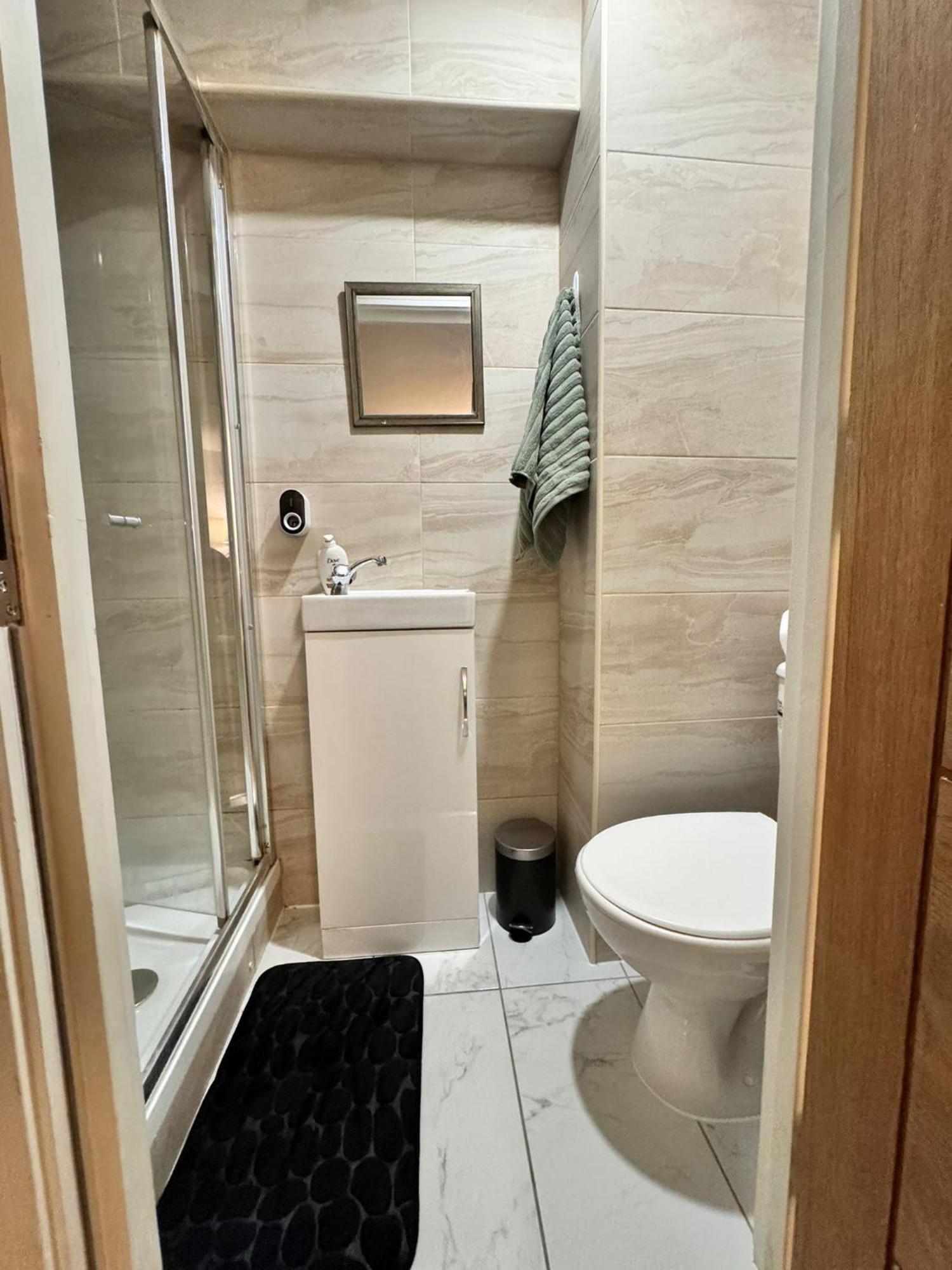 Tropical Room With Private Bathroom And Patio London Luaran gambar